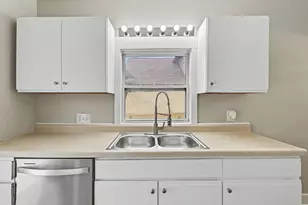 905 N Sycamore St, Lansing, MI 48906 - Photo 9