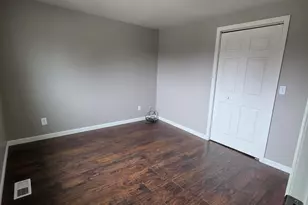 6338 Hazel St, Taylor, MI 48180 - Photo 11