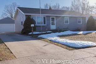 1654 34th St SW, Wyoming, MI 49519 - Photo 3