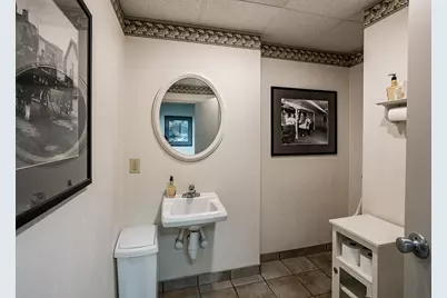100 W Washington Avenue, Jackson, MI 49201 - Photo 17