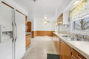 1728 Vinecroft St NW, Grand Rapids, MI 49544 - Photo 9