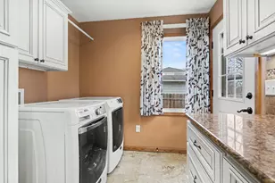 3256 Dorais Dr NE, Grand Rapids, MI 49525 - Photo 15