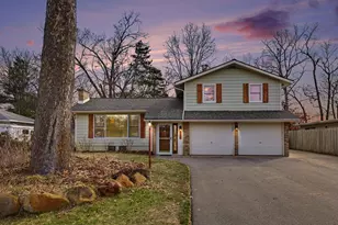 3256 Dorais Dr NE, Grand Rapids, MI 49525 - Photo 3