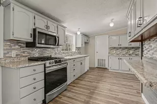 67429 N Shore Dr, Edwardsburg, MI 49112 - Photo 9