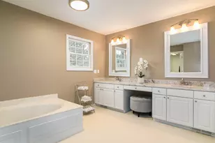 4949 Lexington Ct, Rochester, MI 48306 - Photo 17