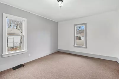 306 E Tinkham Avenue, Ludington, MI 49431 - Photo 15