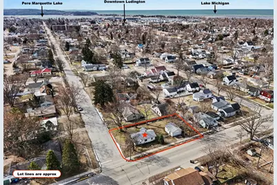 306 E Tinkham Avenue, Ludington, MI 49431 - Photo 3