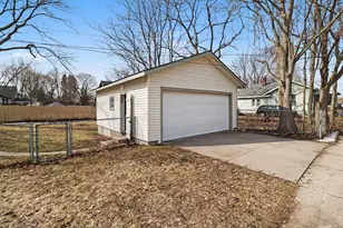 306 E Tinkham Ave, Ludington, MI 49431 - Photo 5