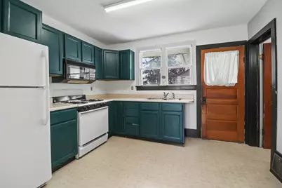 306 E Tinkham Avenue, Ludington, MI 49431 - Photo 13
