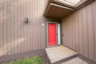 19 Westbury Ct, Ann Arbor, MI 48105 - Photo 3