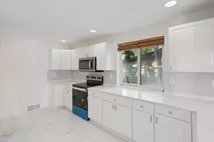 1 Woodrow Ct, Battle Creek, MI 49015 - Photo 3