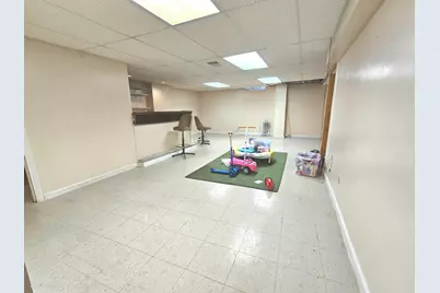 23015 Brandywynne Street, Southfield, MI 48033 - Photo 17