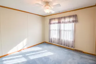 605 Cedar Ct, Jonesville, MI 49250 - Photo 9