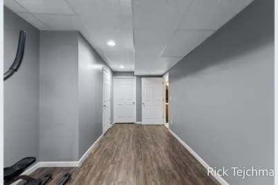 2055 Rambling Oak Drive, Muskegon, MI 49445 - Photo 63