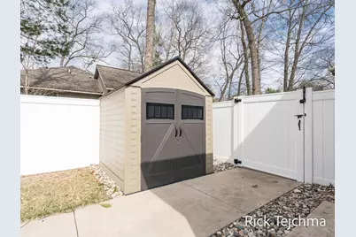 2055 Rambling Oak Drive, Muskegon, MI 49445 - Photo 21