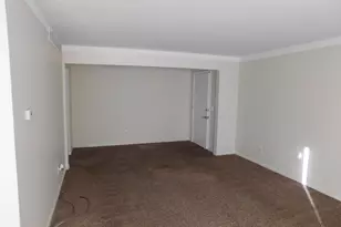 490 N Fox Hills Dr, Bloomfield Hills, MI 48304 - Photo 3