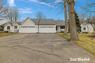 575 Noroak Ct, Holland, MI 49424 - Photo 3