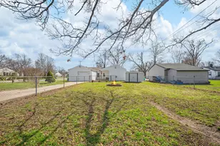 1999 Baldwin Dr, Niles, MI 49120 - Photo 3