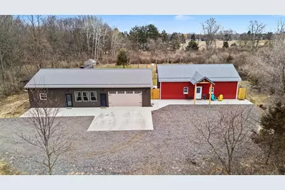 419 S Juniper Street NE, Edmore, MI 48829 - Photo 3