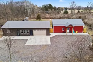 419 S Juniper St NE, Edmore, MI 48829 - Photo 3