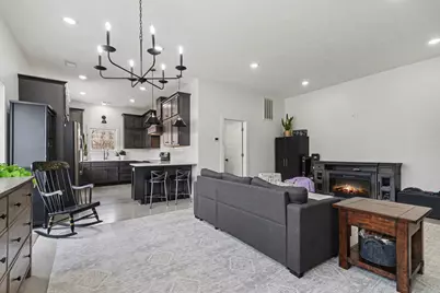 419 S Juniper Street NE, Edmore, MI 48829 - Photo 9