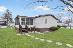 435 S Amber Dr SE, Grand Rapids, MI 49548 - Photo 3