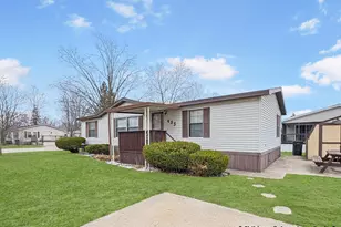 435 S Amber Dr SE, Grand Rapids, MI 49548 - Photo 1