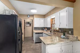 7154 Westwood Dr, Jenison, MI 49428 - Photo 7