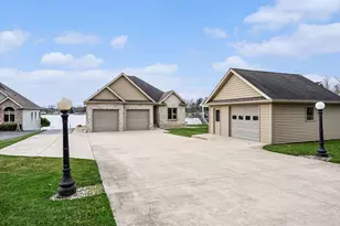 48855 Howard Dr, Lawrence, MI 49064 - Photo 3