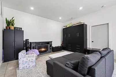419 S Juniper Street NE, Edmore, MI 48829 - Photo 5
