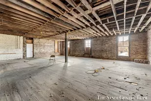 224 Washington Ave, Grand Haven, MI 49417 - Photo 17