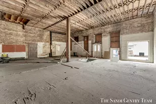 224 Washington Ave, Grand Haven, MI 49417 - Photo 11