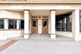 224 Washington Ave, Grand Haven, MI 49417 - Photo 5