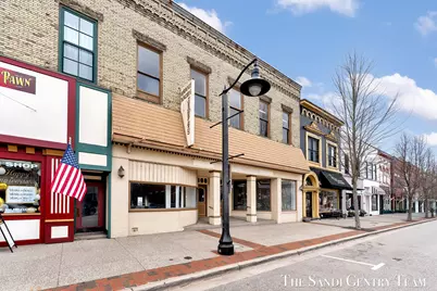 224 Washington Avenue, Grand Haven, MI 49417 - Photo 3