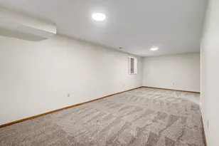 6065 Fairgrove St, Kalamazoo, MI 49009 - Photo 15