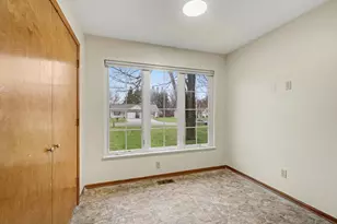 6065 Fairgrove St, Kalamazoo, MI 49009 - Photo 9