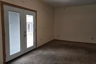 270 Washington St, Sunfield, MI 48890 - Photo 5