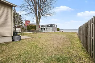 1834 Edgewater St, Muskegon, MI 49441 - Photo 3