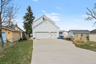 780 Beach Dr, Brooklyn, MI 49230 - Photo 5