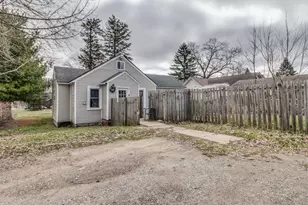 167 Sharon Ave, Battle Creek, MI 49017 - Photo 3