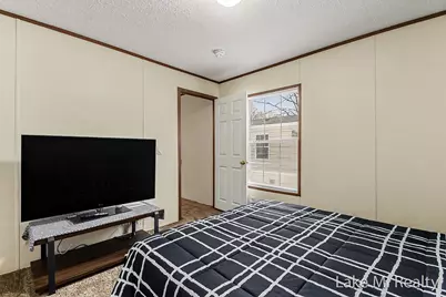 224 S Kenbrook Street SE, Grand Rapids, MI 49548 - Photo 9