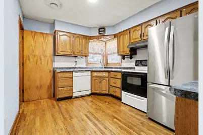 322 N 28th Street N, Springfield, MI 49037 - Photo 9