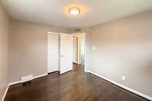 22203 Logue Ave, Warren, MI 48091 - Photo 7