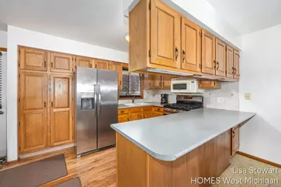 5951 Leisure South Drive SE, Grand Rapids, MI 49548 - Photo 5