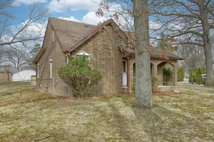 15641 Loveland St, Livonia, MI 48154 - Photo 3