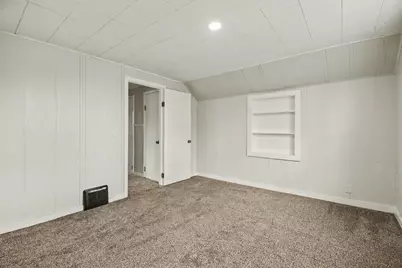 4 Elmwood Street NW, Grand Rapids, MI 49505 - Photo 9