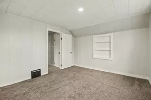 4 Elmwood St NW, Grand Rapids, MI 49505 - Photo 9