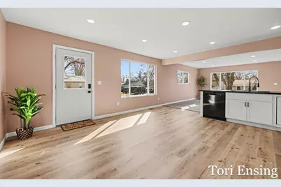 914 N Edgewood Street, Greenville, MI 48838 - Photo 5