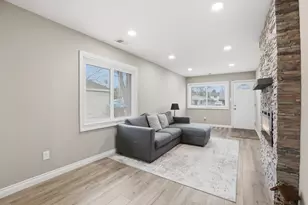 3995 Cresthaven Dr, Waterford, MI 48328 - Photo 13