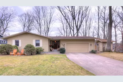 13760 Lakeshore Drive, Grand Haven, MI 49417 - Photo 7